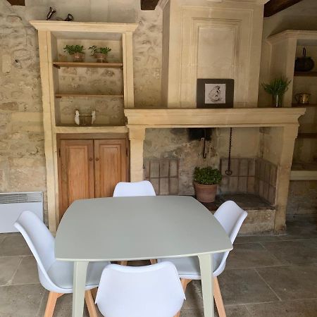 Gite De La Tour Des Abbes Fontvieille Εξωτερικό φωτογραφία