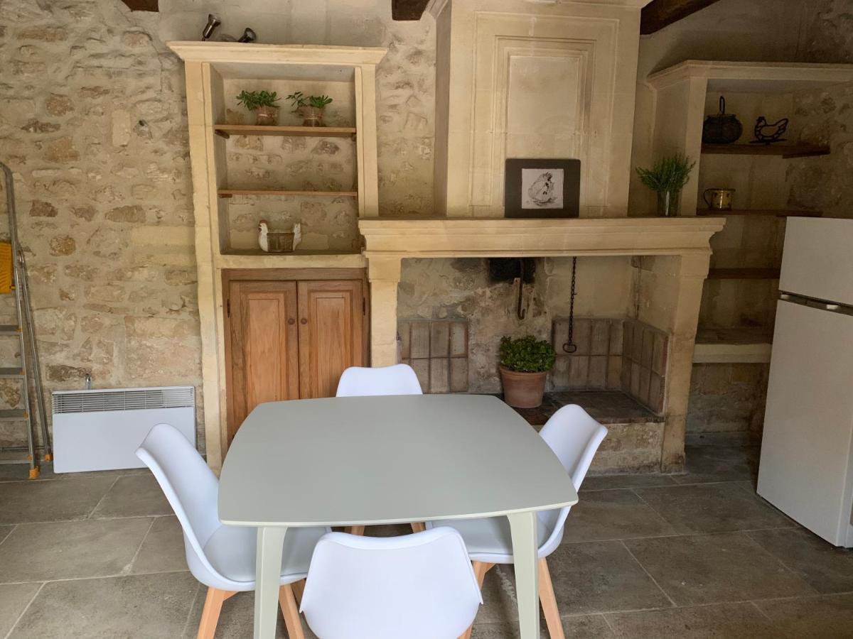 Gite De La Tour Des Abbes Fontvieille Εξωτερικό φωτογραφία